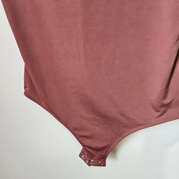 NWT EXPRESS SCOOP NECK BODY CONTOUR SCOOPNECK BODYSUIT TANK SIZE M - Picture 4 of 13